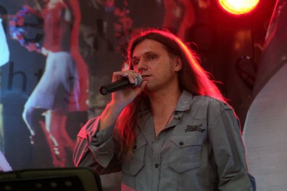 Andy Kuntz Singing